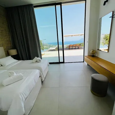 Ellas Fantastic Pool Heated Киссамос