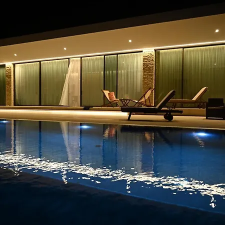 Ellas Fantastic Pool Heated *