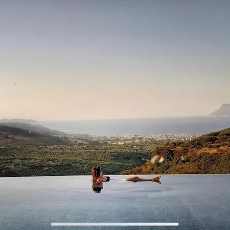 Ellas Fantastic Pool Heated Kissamos