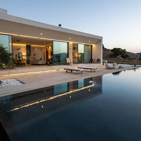 Ellas Fantastic Pool Heated Villa