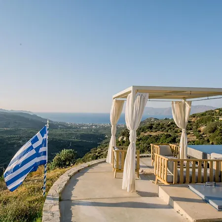 Ellas Fantastic Pool Heated Villa *