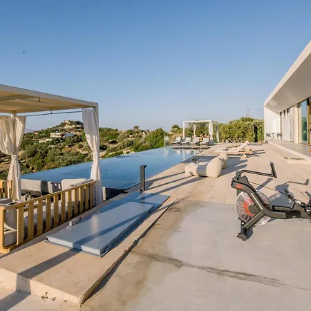 Ellas Fantastic Pool Heated Villa